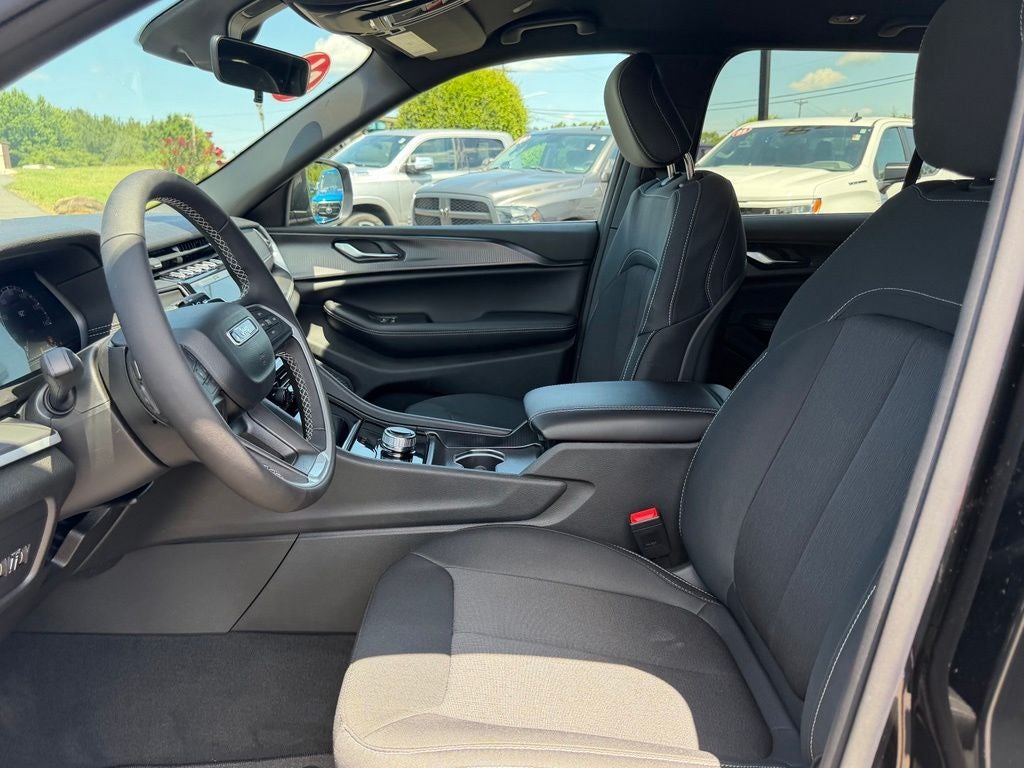 2026 Jeep Grand Cherokee GRAND CHEROKEE LAREDO 4X2