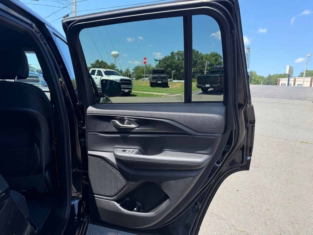 2026 Jeep Grand Cherokee GRAND CHEROKEE LAREDO 4X2