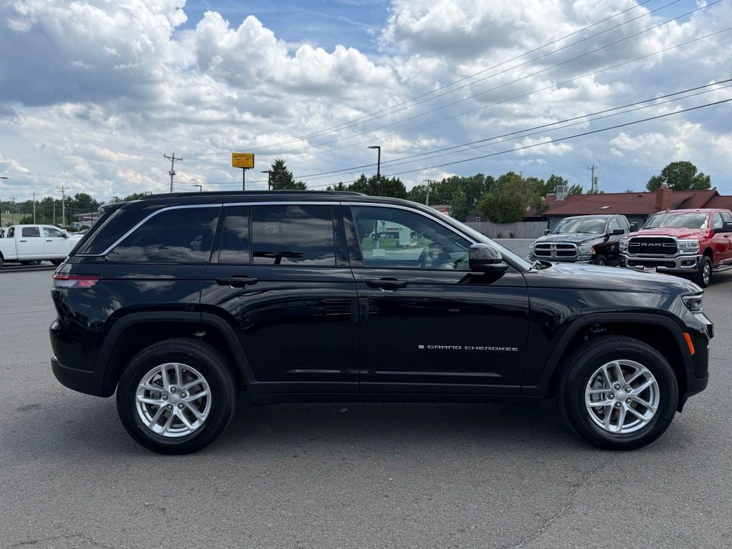 2026 Jeep Grand Cherokee GRAND CHEROKEE LAREDO X 4X4
