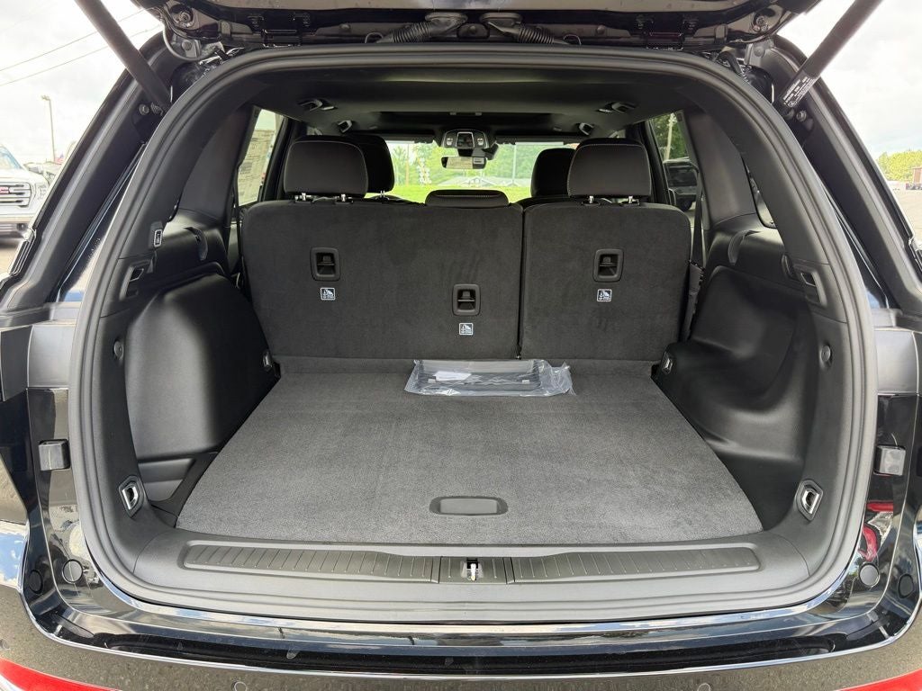 2026 Jeep Grand Cherokee GRAND CHEROKEE LAREDO X 4X4
