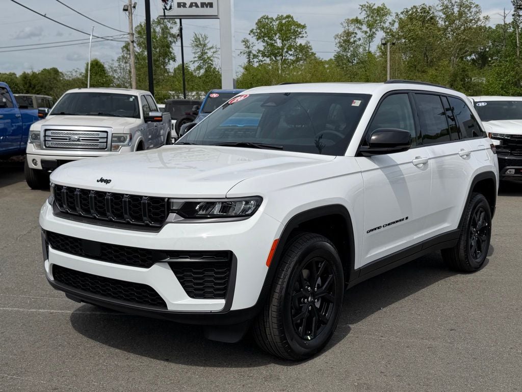 2026 Jeep Grand Cherokee GRAND CHEROKEE LAREDO ALTITUDE 4X4