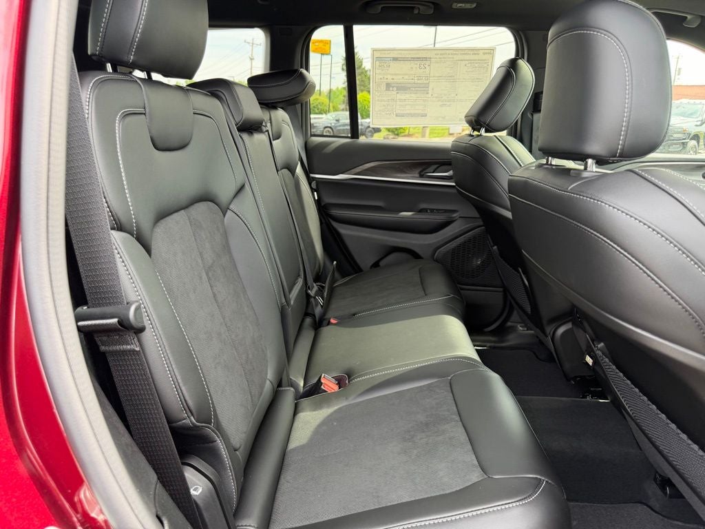 2026 Jeep Grand Cherokee GRAND CHEROKEE LAREDO ALTITUDE 4X4