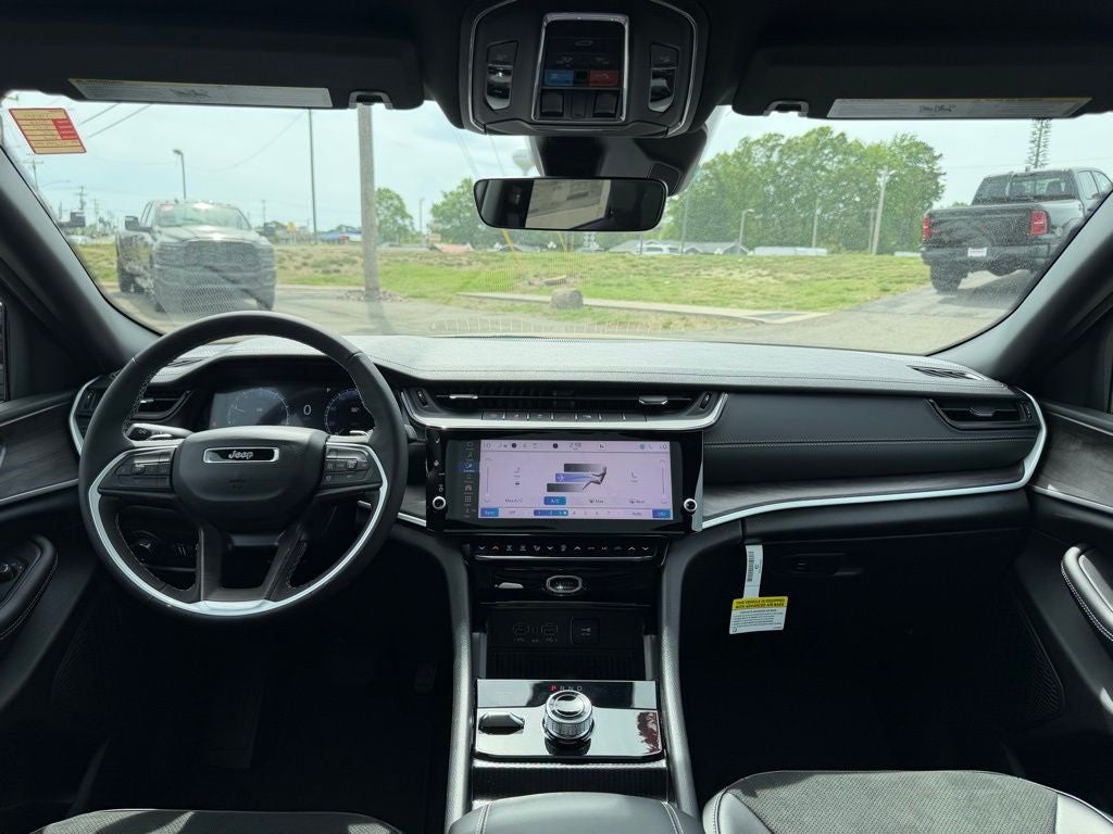 2026 Jeep Grand Cherokee GRAND CHEROKEE LAREDO ALTITUDE 4X4