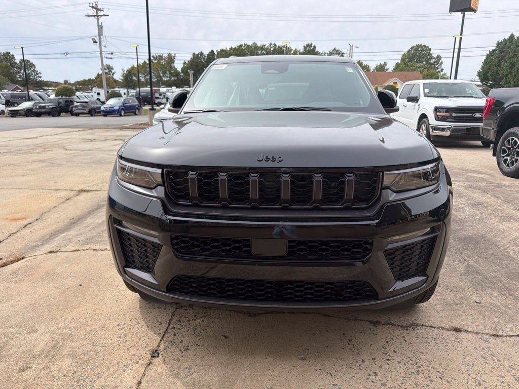 2027 Jeep Grand Cherokee GRAND CHEROKEE LIMITED 4X4