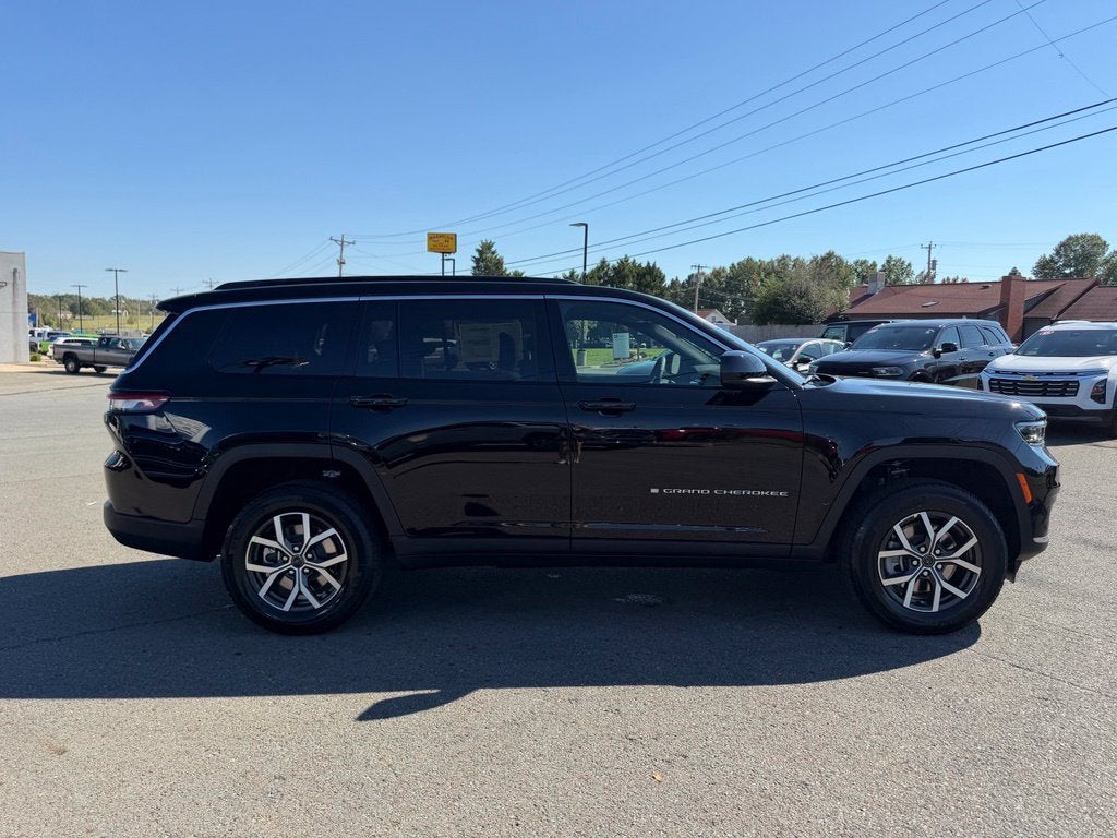 2027 Jeep Grand Cherokee GRAND CHEROKEE L LAREDO X 4X4