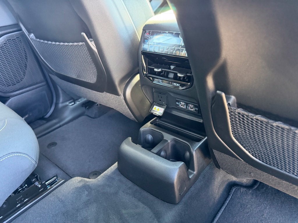 2027 Jeep Grand Cherokee GRAND CHEROKEE L LAREDO X 4X4