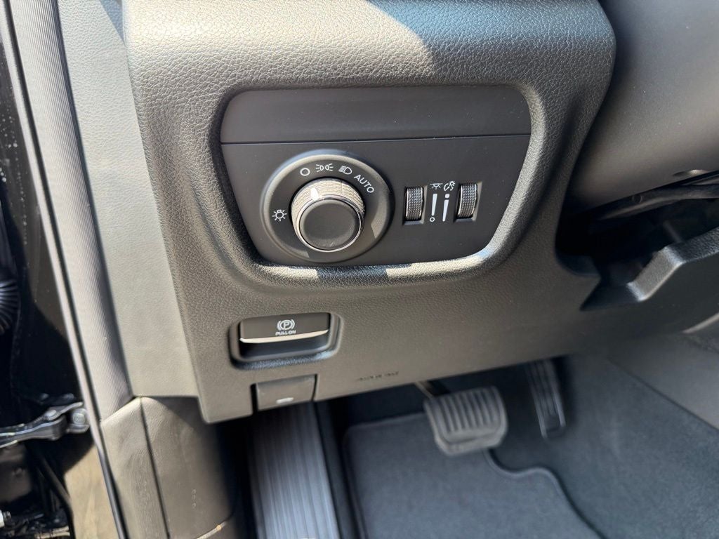 2026 Jeep Grand Cherokee GRAND CHEROKEE L LAREDO ALTITUDE 4X4