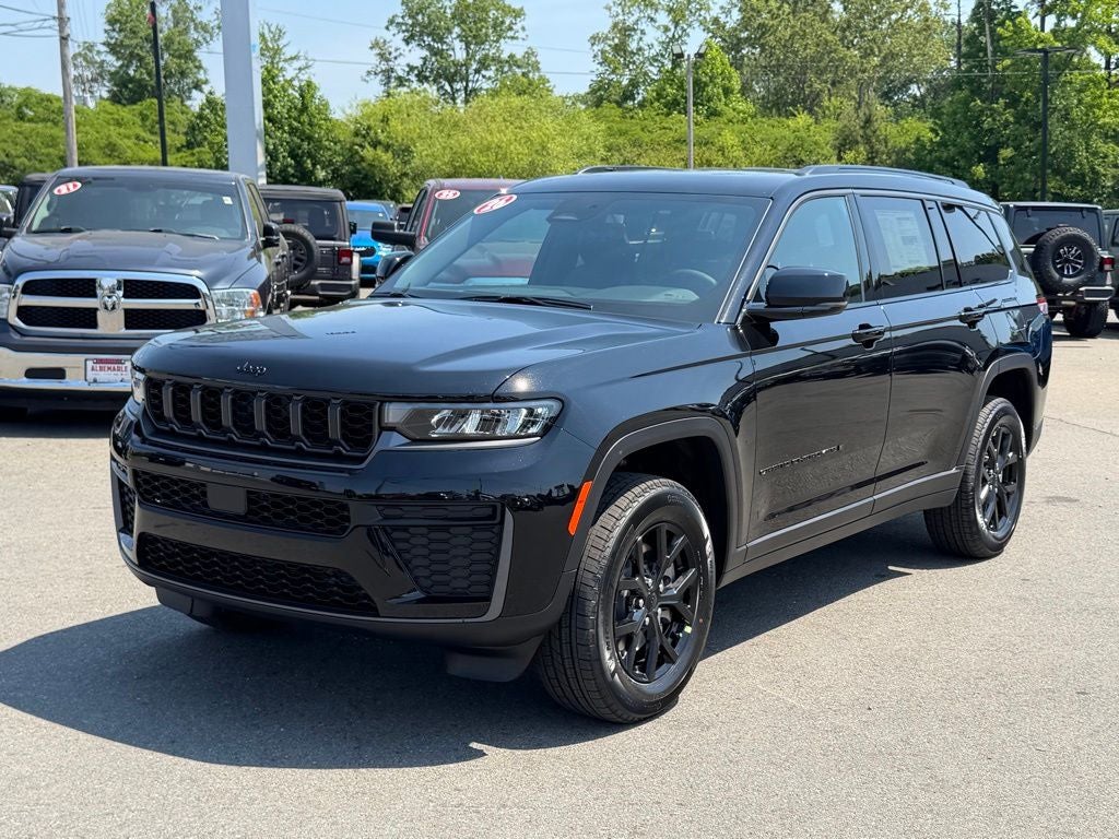 2026 Jeep Grand Cherokee GRAND CHEROKEE L LAREDO ALTITUDE 4X4