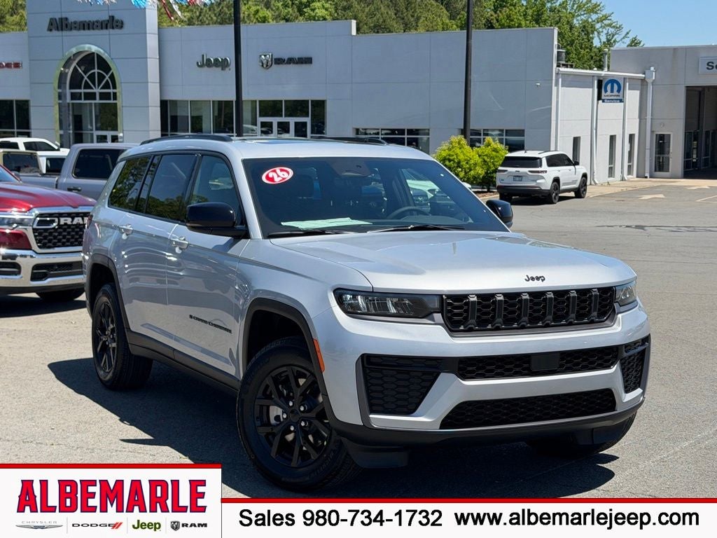 2026 Jeep Grand Cherokee GRAND CHEROKEE L LAREDO ALTITUDE 4X4