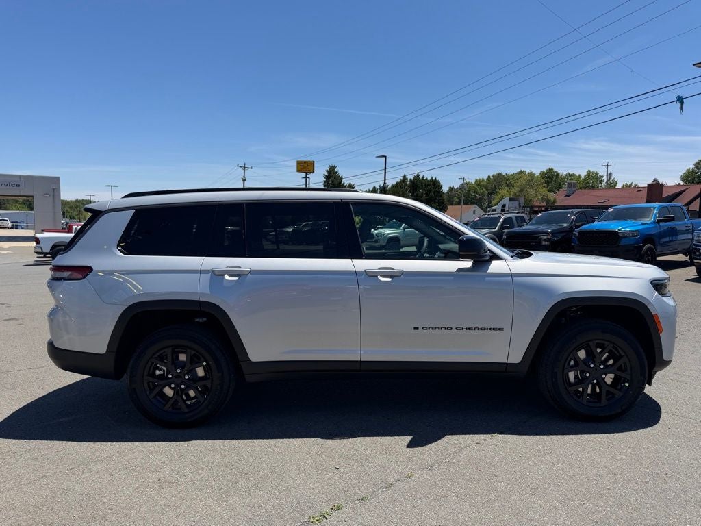 2026 Jeep Grand Cherokee GRAND CHEROKEE L LAREDO ALTITUDE 4X4