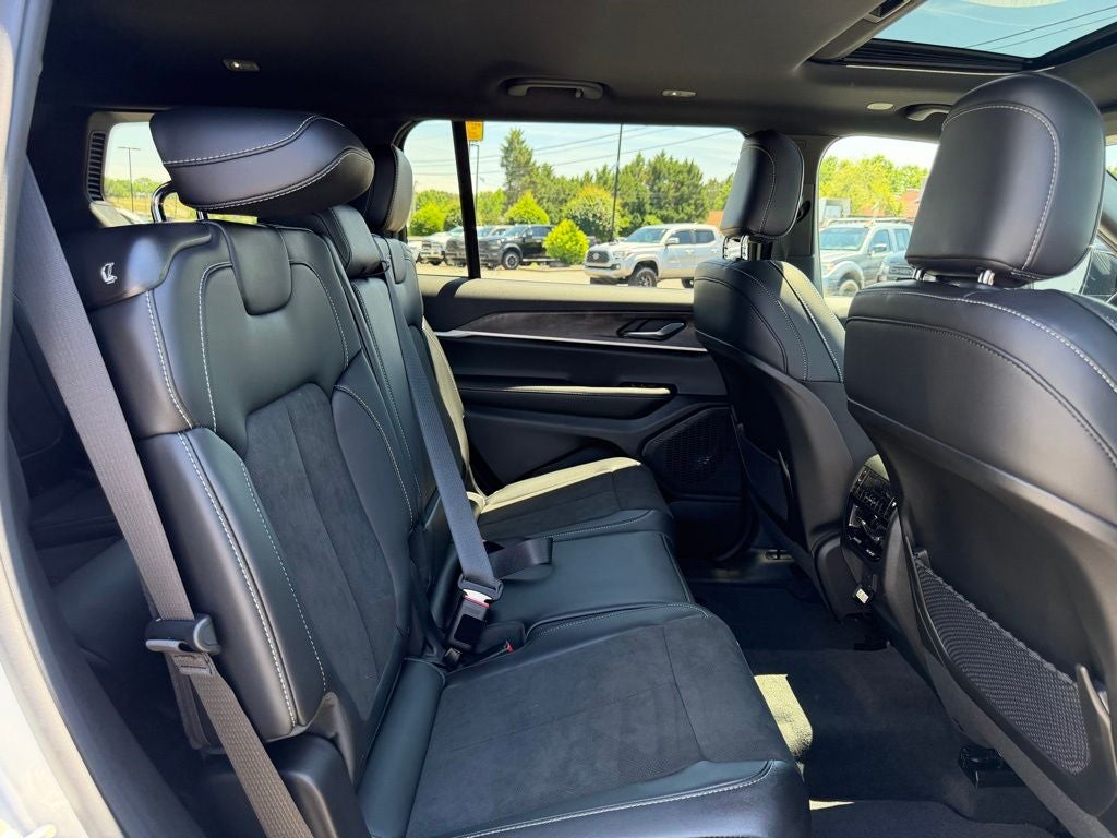 2026 Jeep Grand Cherokee GRAND CHEROKEE L LAREDO ALTITUDE 4X4