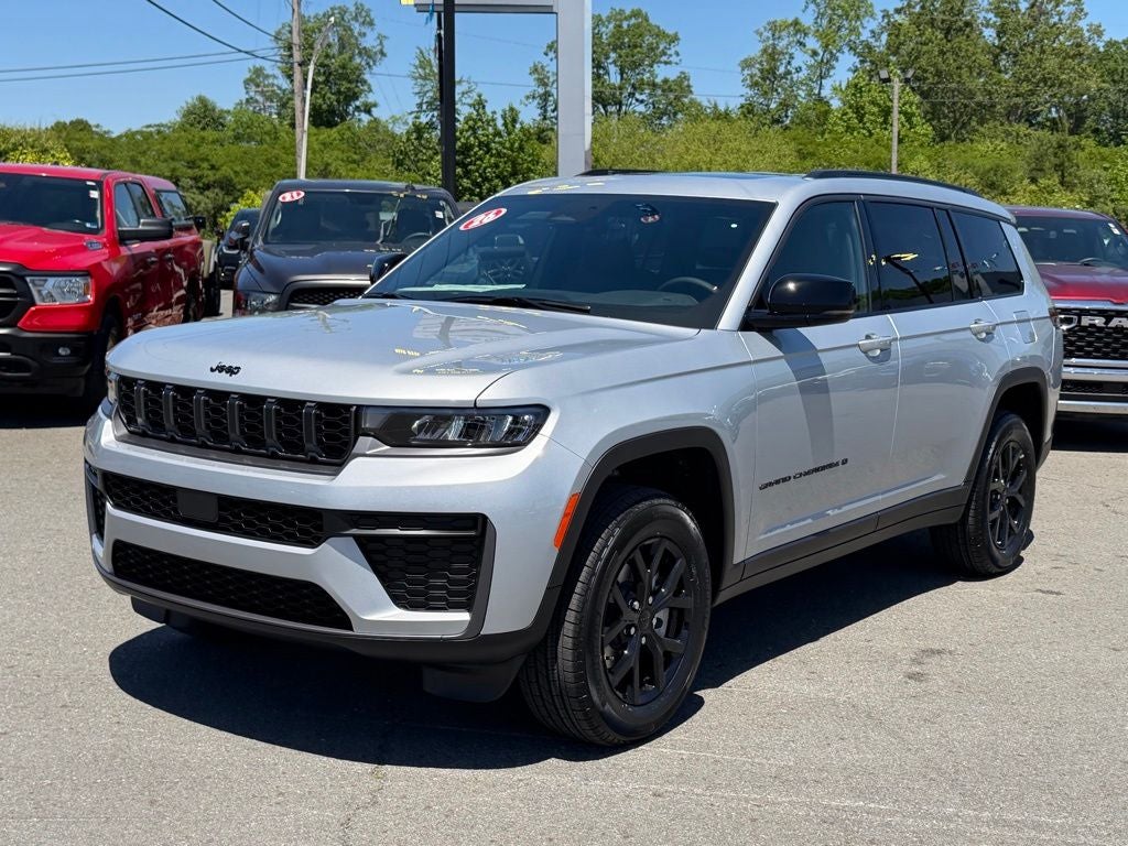 2026 Jeep Grand Cherokee GRAND CHEROKEE L LAREDO ALTITUDE 4X4