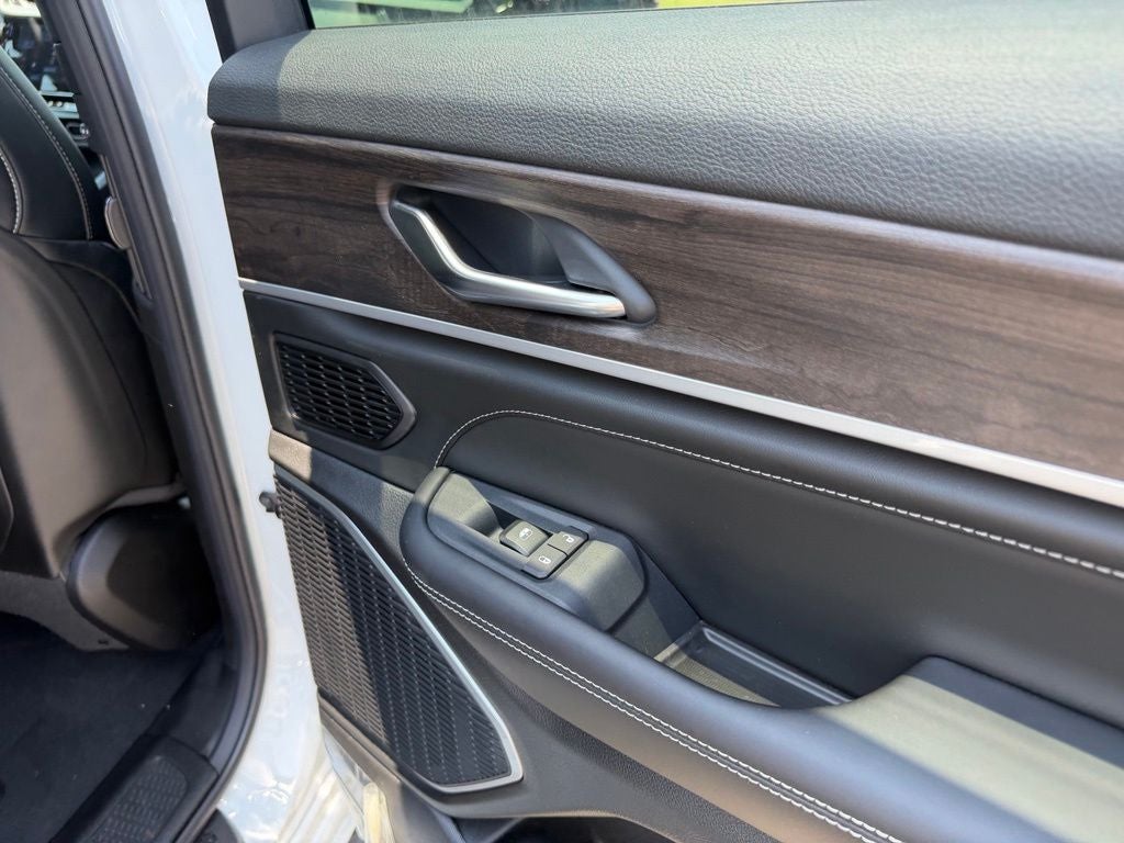 2026 Jeep Grand Cherokee GRAND CHEROKEE L LIMITED RESERVE 4X4