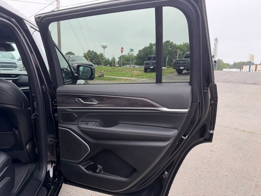 2026 Jeep Grand Cherokee GRAND CHEROKEE L LIMITED RESERVE 4X4