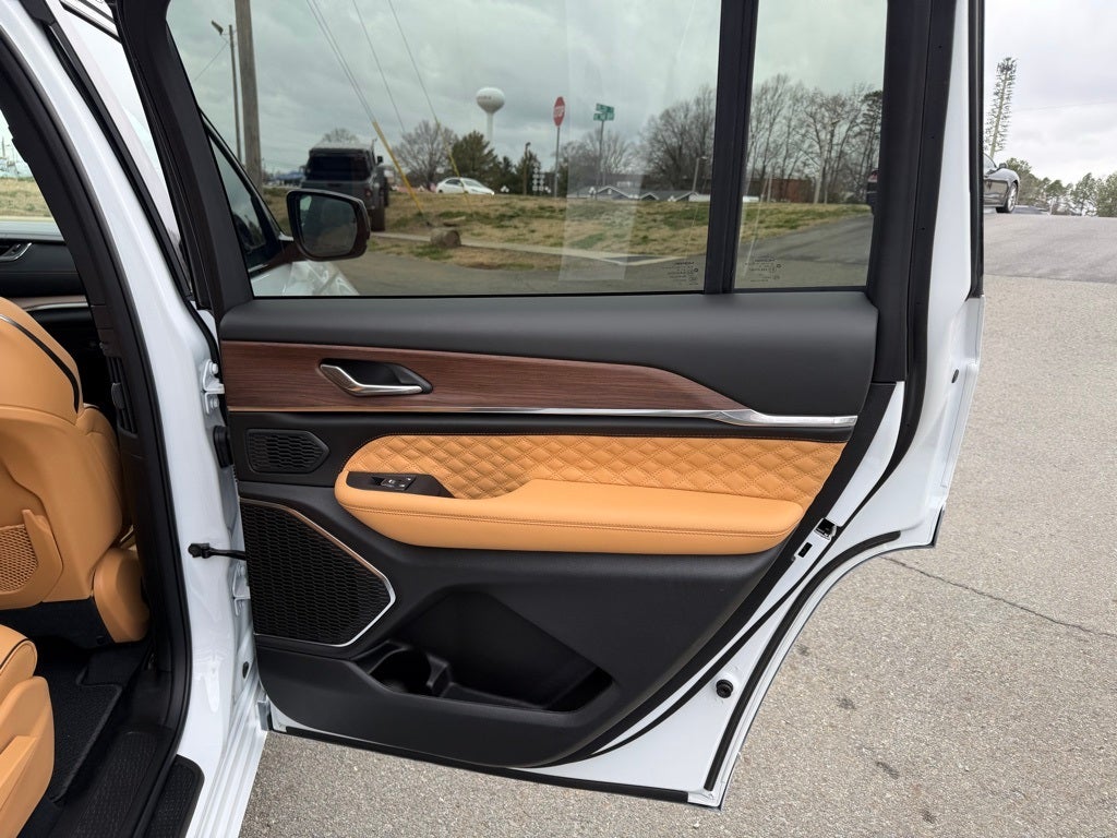 2025 Jeep Grand Cherokee GRAND CHEROKEE L SUMMIT 4X4