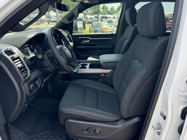 2025 RAM Ram 1500 RAM 1500 BIG HORN CREW CAB 4X4 5'7' BOX