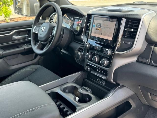 2025 RAM Ram 1500 RAM 1500 BIG HORN CREW CAB 4X4 5'7' BOX