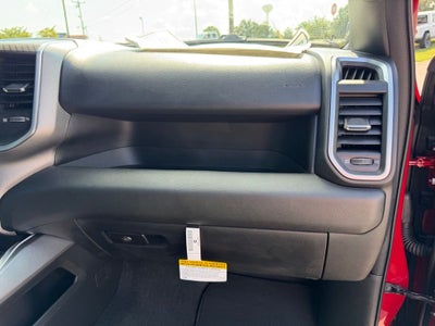 2026 RAM Ram 1500 RAM 1500 EXPRESS CREW CAB 4X4 5'7' BOX