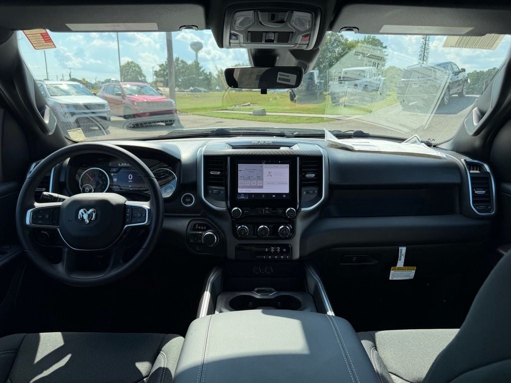 2026 RAM Ram 1500 RAM 1500 EXPRESS CREW CAB 4X4 5'7' BOX
