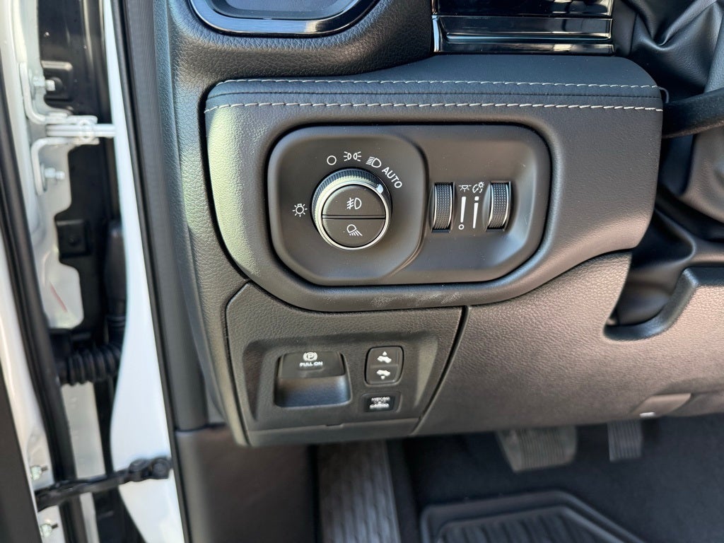 2026 RAM Ram 1500 RAM 1500 LIMITED CREW CAB 4X4 5'7' BOX