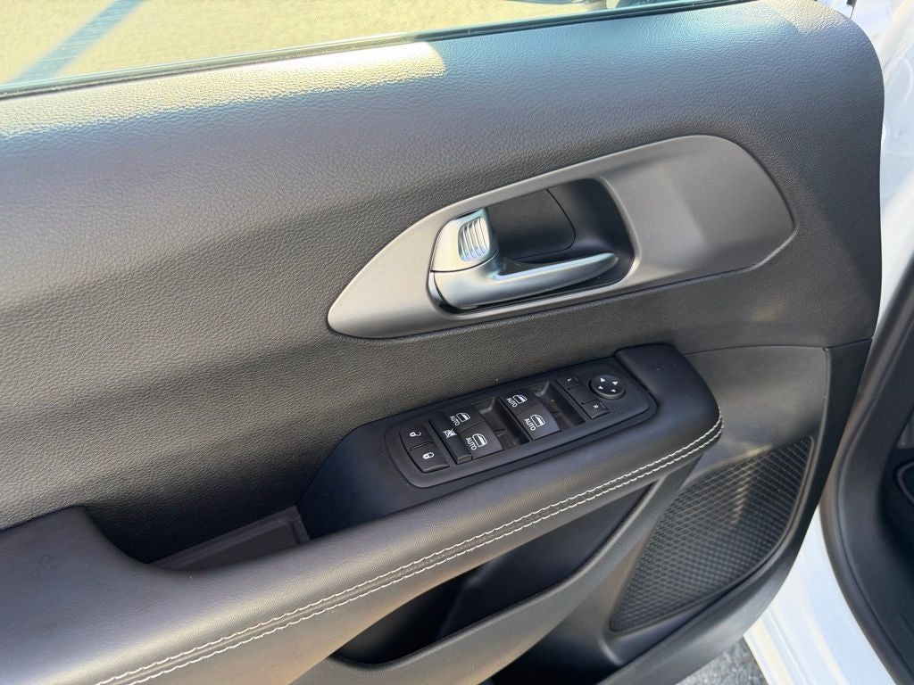 2026 Chrysler Voyager VOYAGER LX