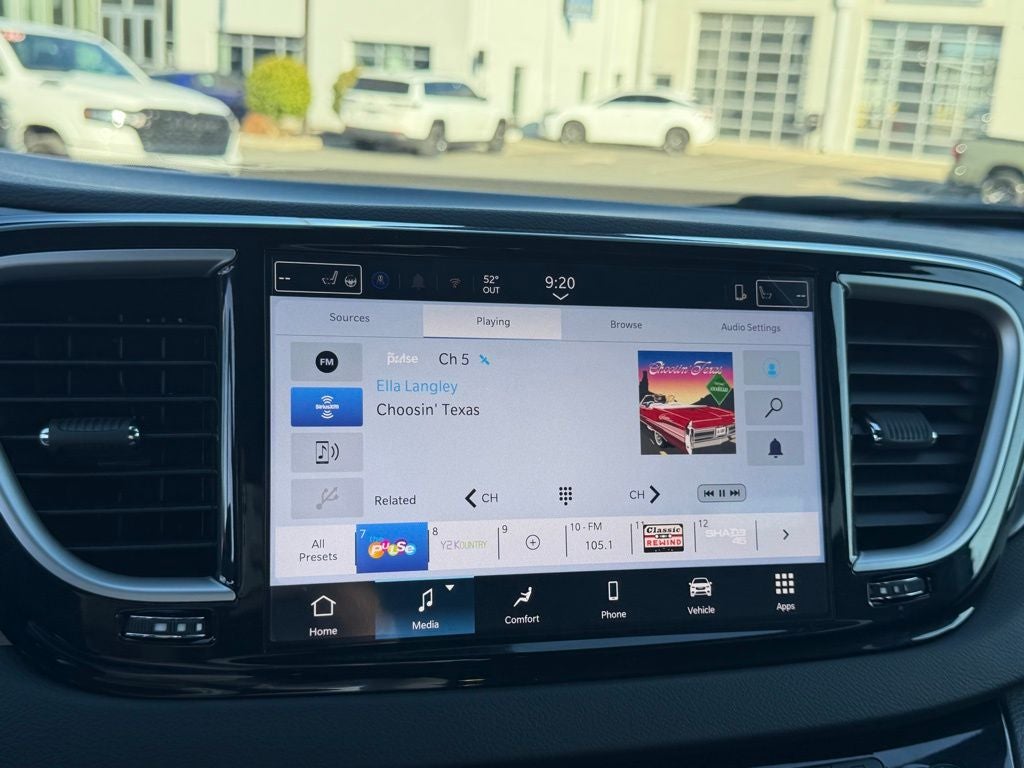 2026 Chrysler Voyager VOYAGER LX