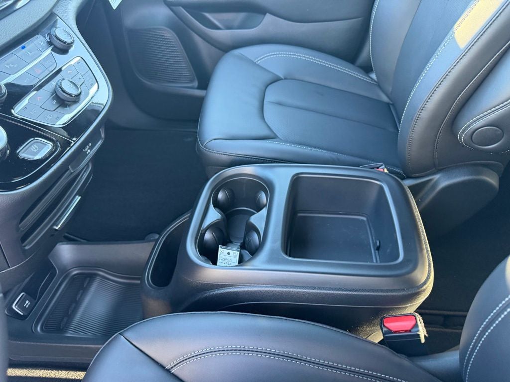 2026 Chrysler Voyager VOYAGER LX