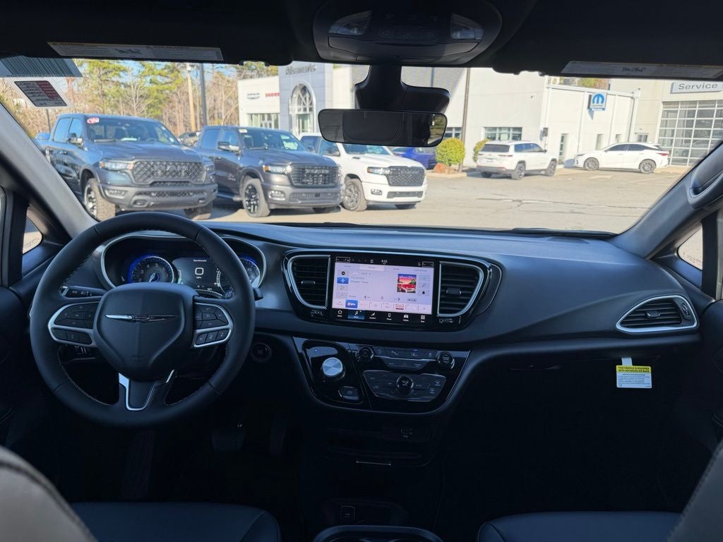 2026 Chrysler Voyager VOYAGER LX