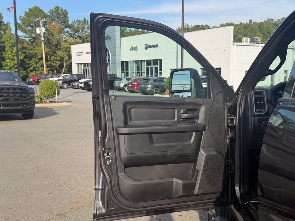 2027 RAM Ram 3500 RAM 3500 TRADESMAN CREW CAB 4X4 8' BOX