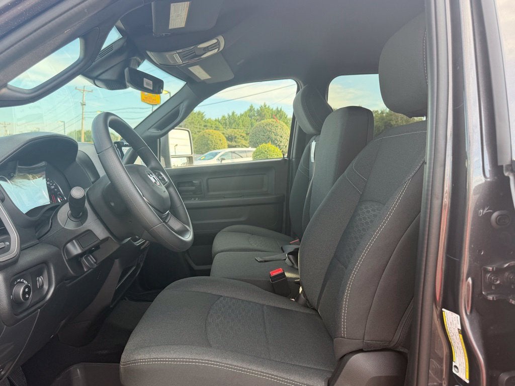 2027 RAM Ram 3500 RAM 3500 TRADESMAN CREW CAB 4X4 8' BOX