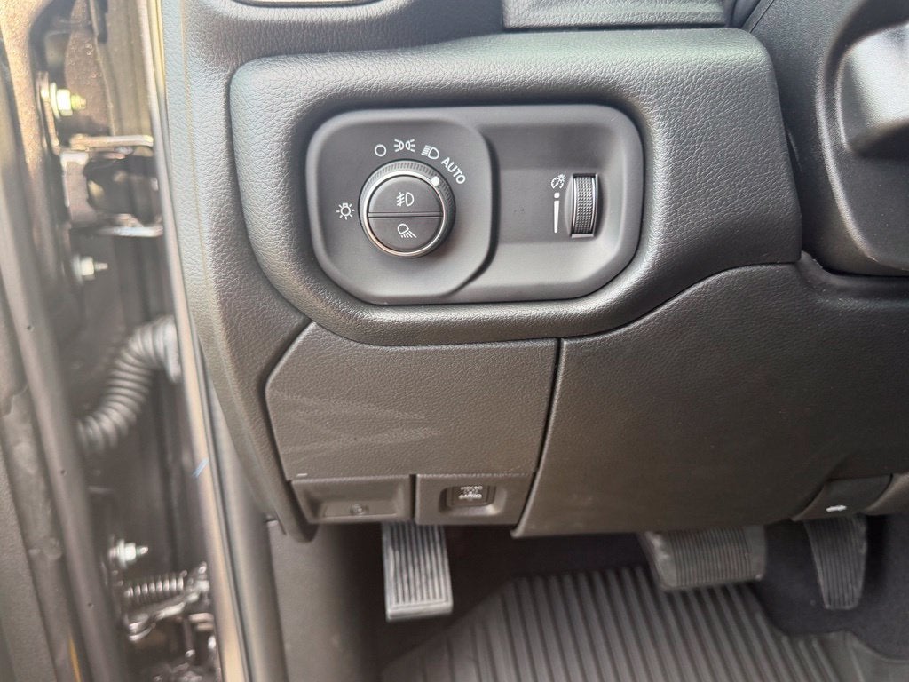 2027 RAM Ram 3500 RAM 3500 TRADESMAN CREW CAB 4X4 8' BOX