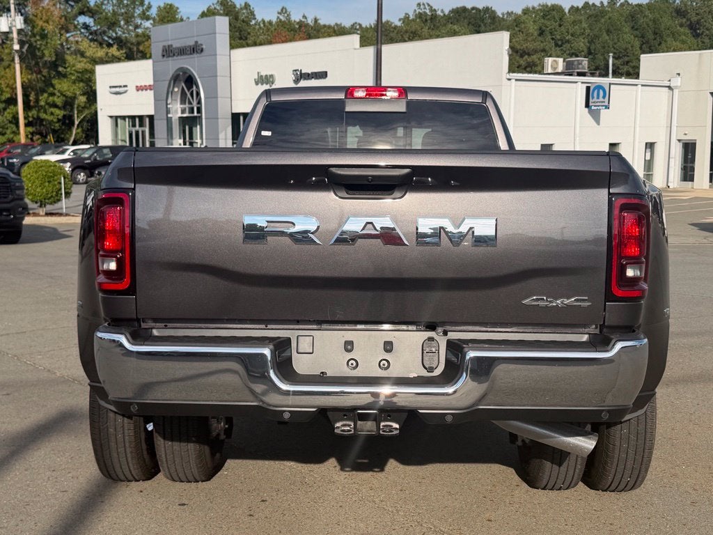 2027 RAM Ram 3500 RAM 3500 TRADESMAN CREW CAB 4X4 8' BOX