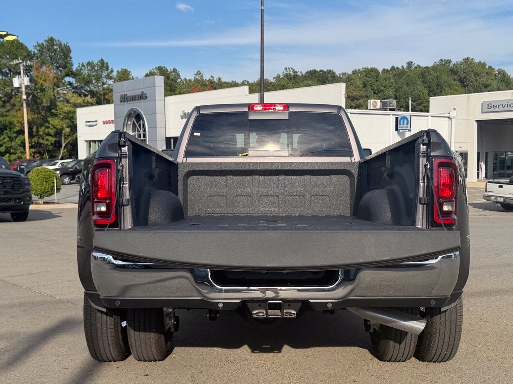 2027 RAM Ram 3500 RAM 3500 TRADESMAN CREW CAB 4X4 8' BOX