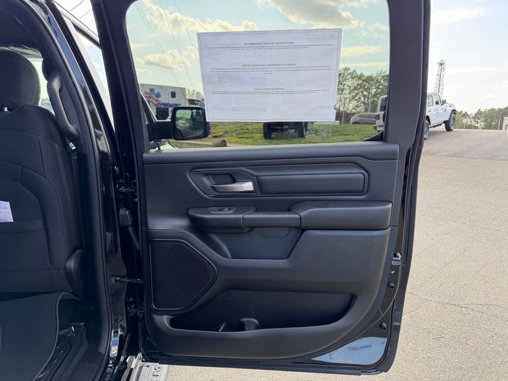 2026 RAM Ram 1500 RAM 1500 EXPRESS CREW CAB 4X4 5'7' BOX