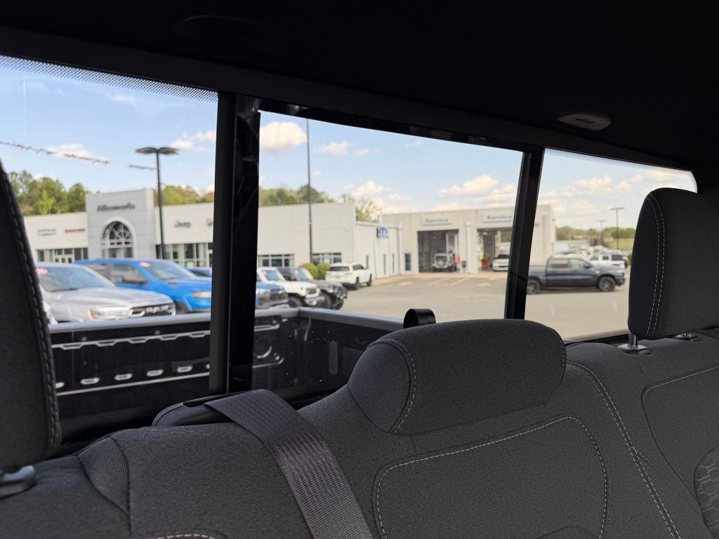 2026 RAM Ram 1500 RAM 1500 EXPRESS CREW CAB 4X4 5'7' BOX