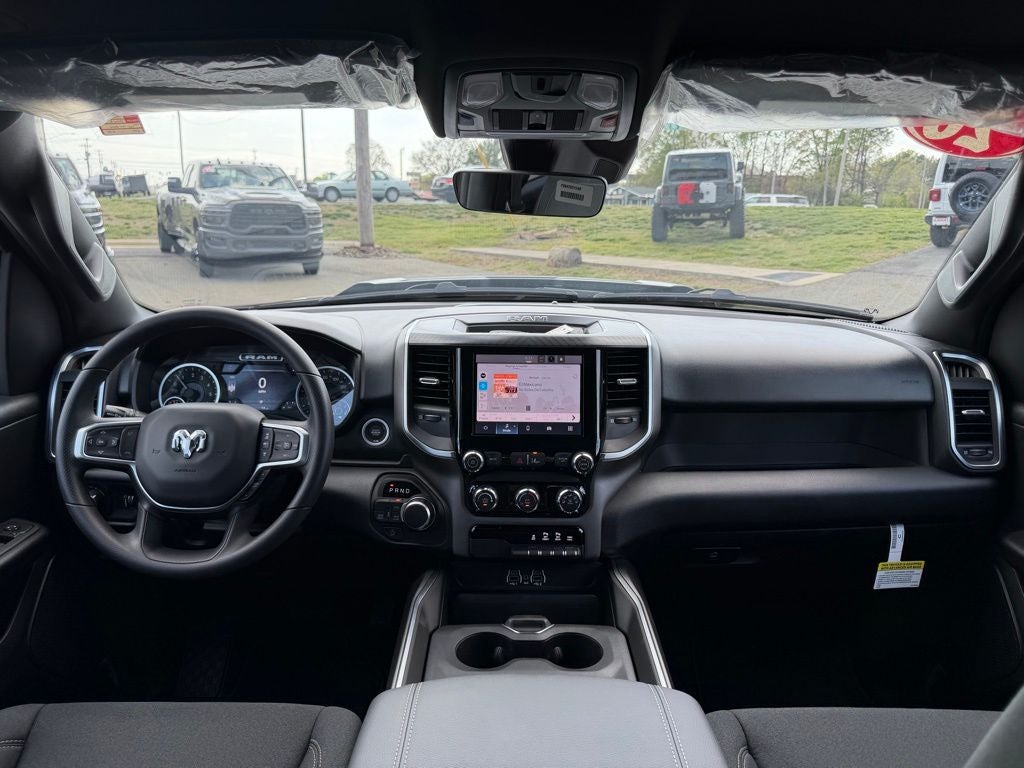 2026 RAM Ram 1500 RAM 1500 EXPRESS CREW CAB 4X4 5'7' BOX