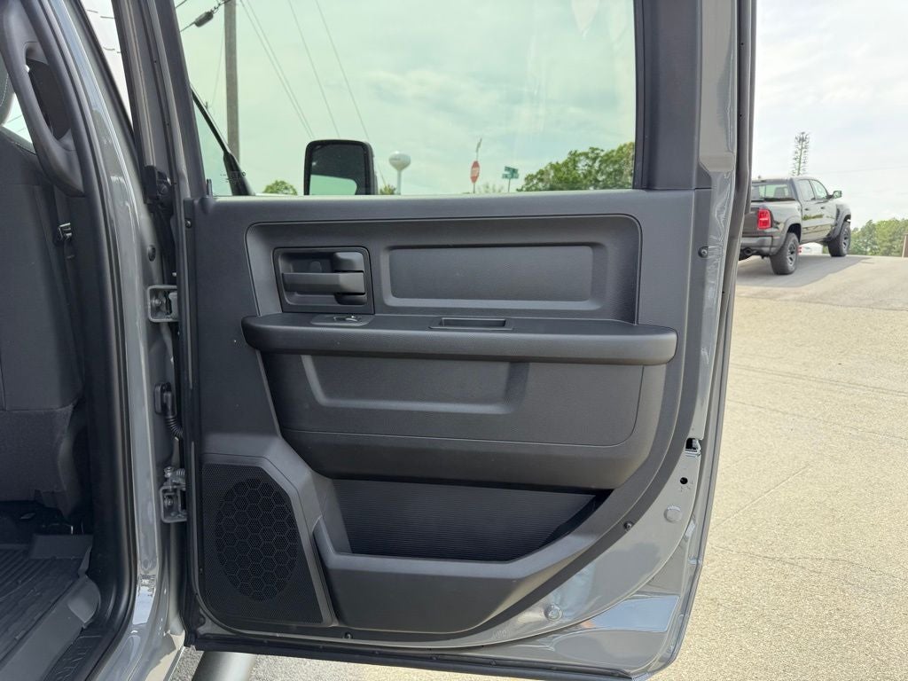 2026 RAM Ram 2500 RAM 2500 BLACK EXPRESS CREW CAB 4X4 6'4' BOX