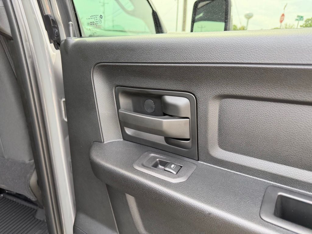 2026 RAM Ram 2500 RAM 2500 BLACK EXPRESS CREW CAB 4X4 6'4' BOX