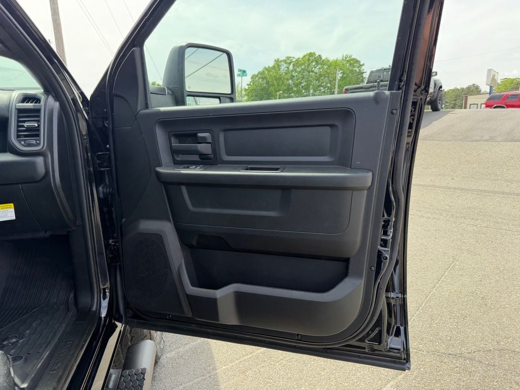 2026 RAM Ram 2500 RAM 2500 BLACK EXPRESS CREW CAB 4X4 6'4' BOX