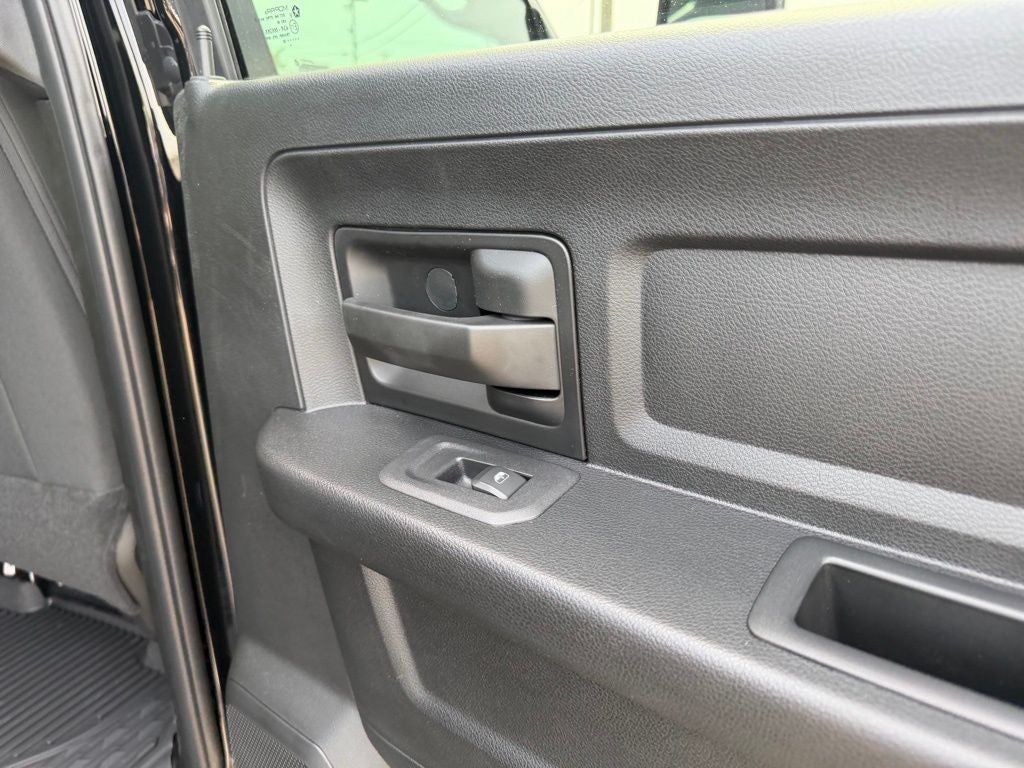 2026 RAM Ram 2500 RAM 2500 BLACK EXPRESS CREW CAB 4X4 6'4' BOX