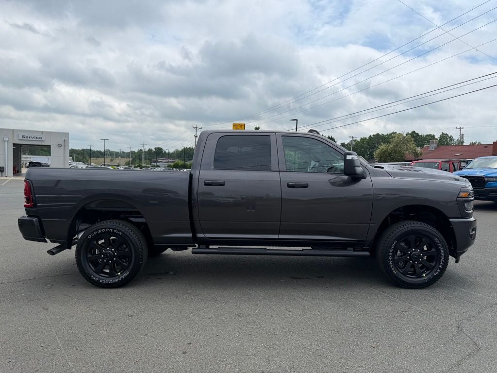 2026 RAM Ram 2500 RAM 2500 BLACK EXPRESS CREW CAB 4X4 6'4' BOX