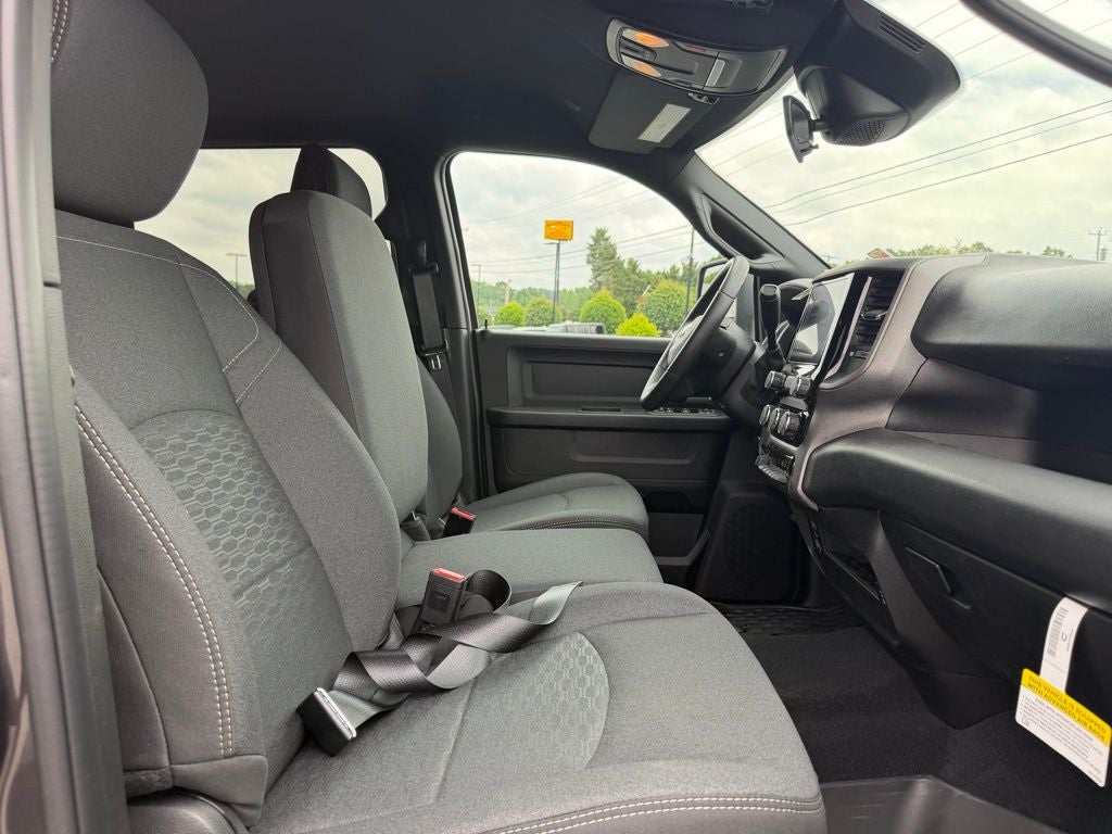 2026 RAM Ram 2500 RAM 2500 BLACK EXPRESS CREW CAB 4X4 6'4' BOX