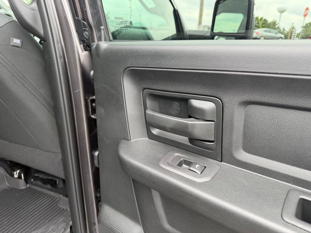 2026 RAM Ram 2500 RAM 2500 BLACK EXPRESS CREW CAB 4X4 6'4' BOX