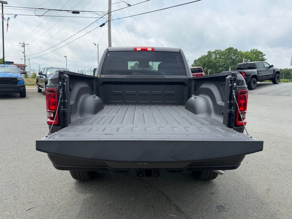 2026 RAM Ram 2500 RAM 2500 BLACK EXPRESS CREW CAB 4X4 6'4' BOX
