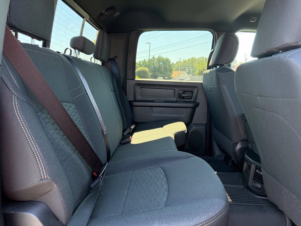 2027 RAM Ram 2500 RAM 2500 BLACK EXPRESS CREW CAB 4X4 6'4' BOX
