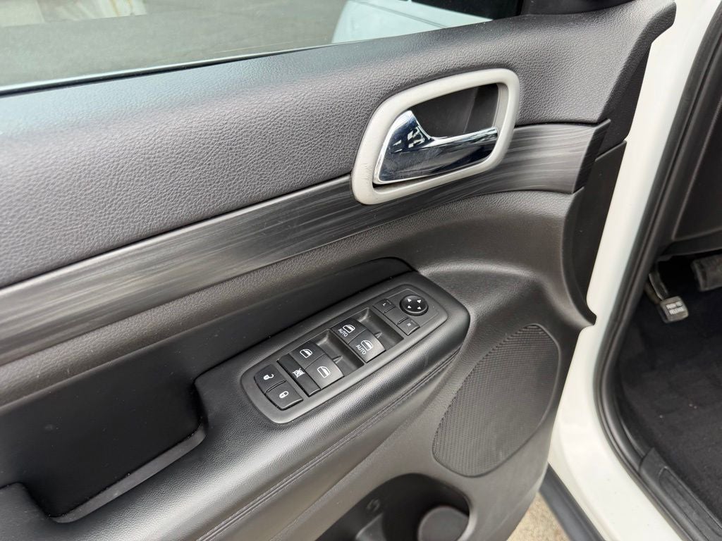 2020 Jeep Grand Cherokee Laredo E 4x2