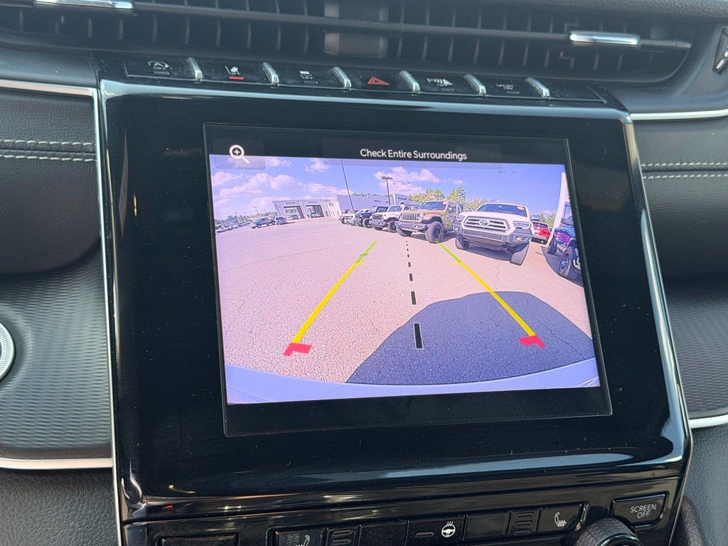 2025 Jeep Grand Cherokee Laredo X 4x4