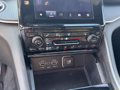 2025 Jeep Grand Cherokee Laredo X 4x4