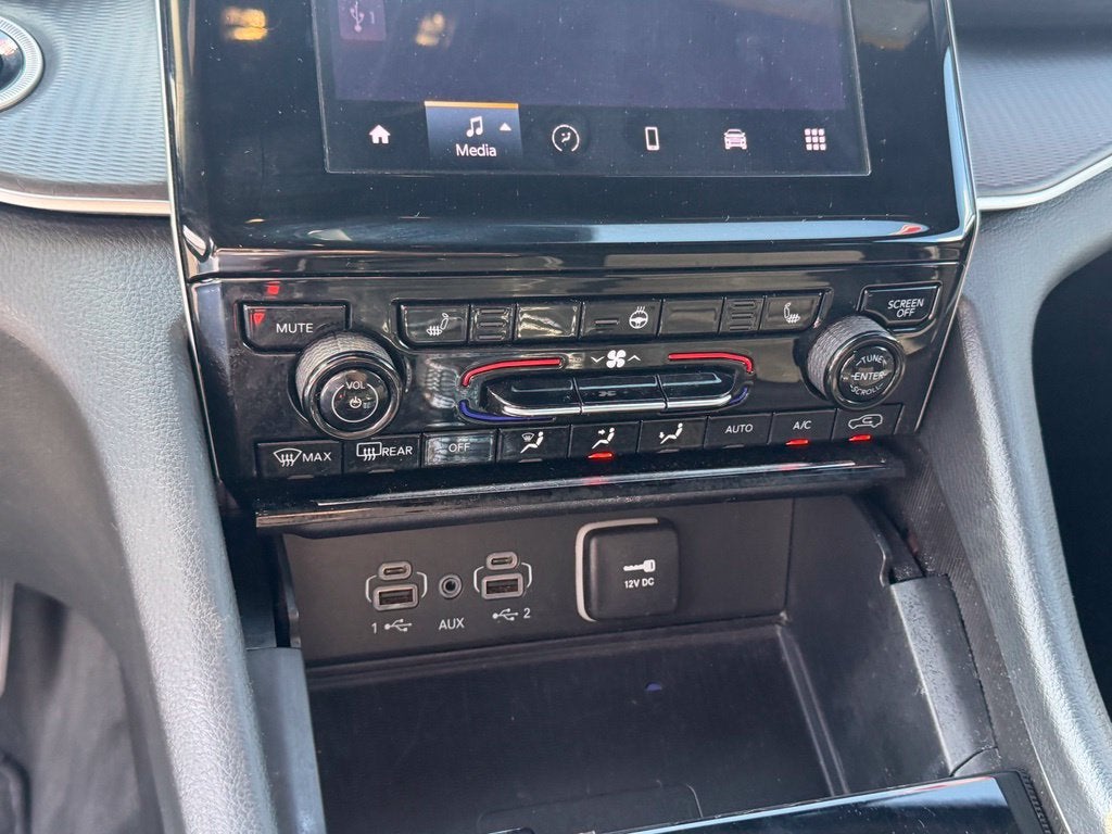 2025 Jeep Grand Cherokee Laredo X 4x4