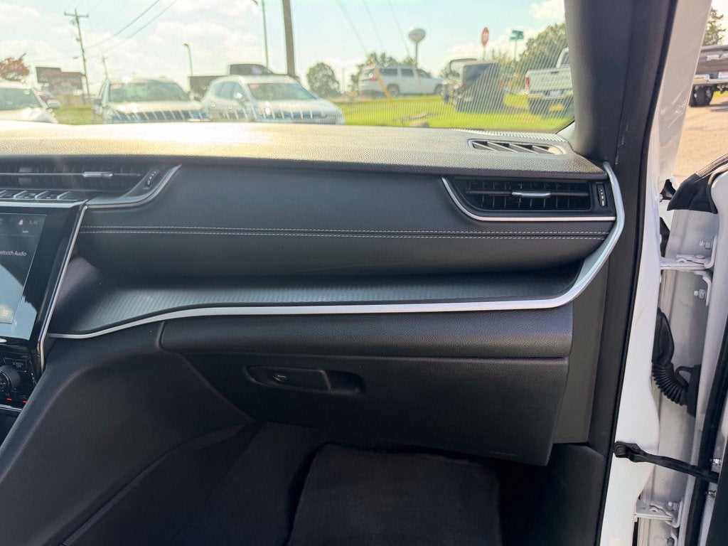 2025 Jeep Grand Cherokee Laredo X 4x4